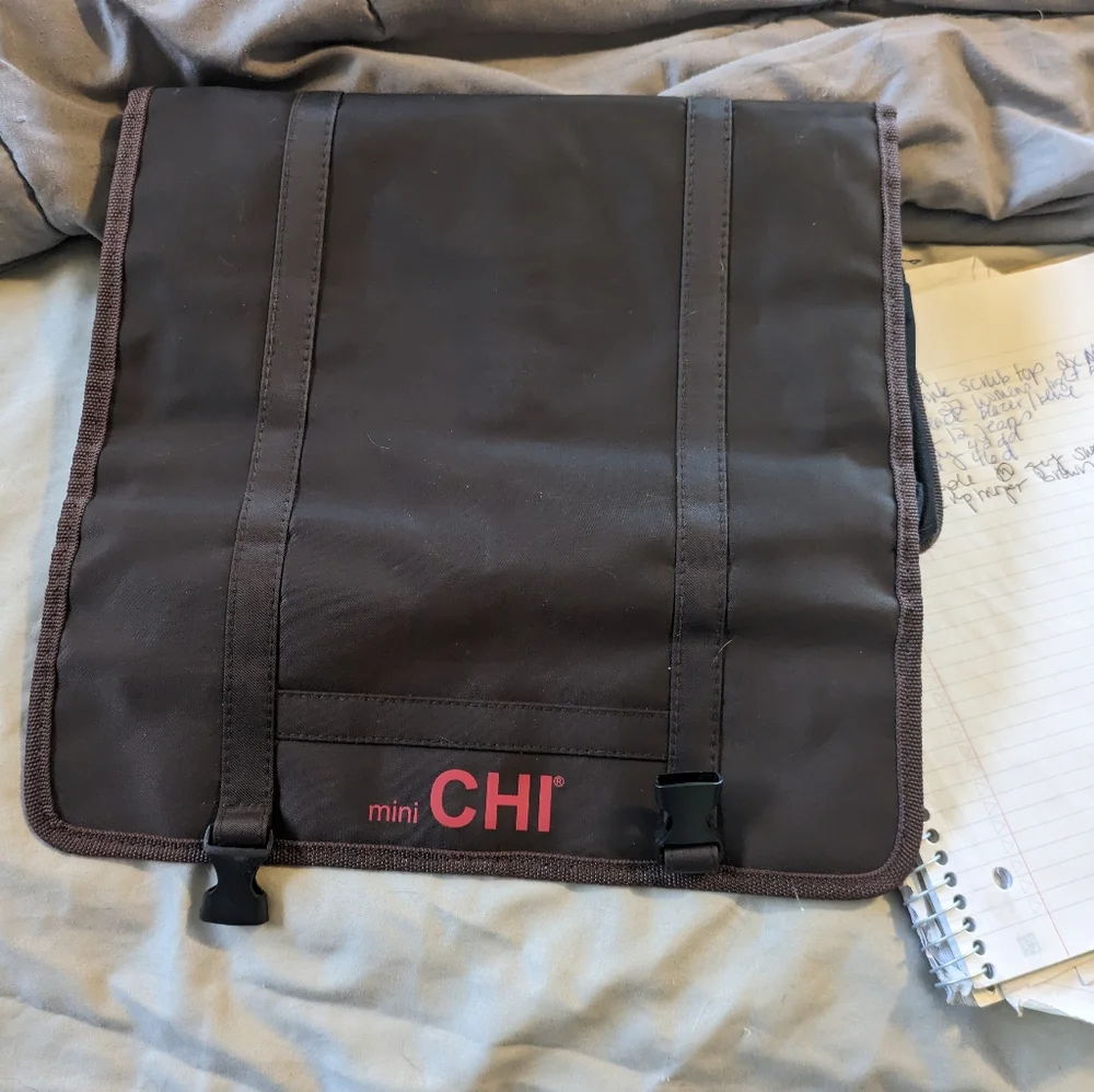 Chi makeup hanger